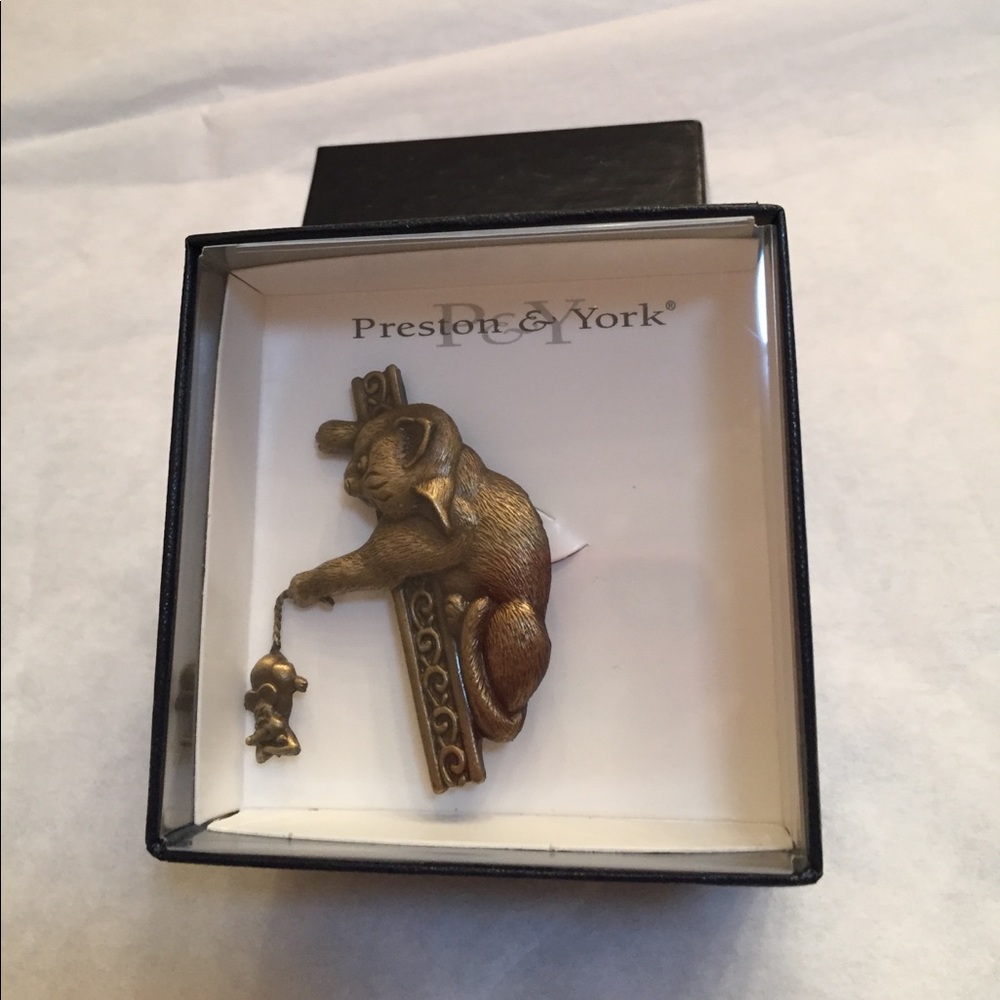2" Preston & York Cat & Mouse pin