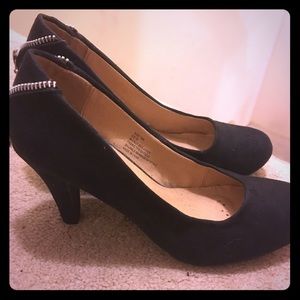 Rampage black velvet like heels with zipper back