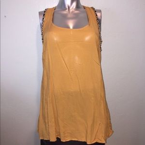 Rich gold tank with chain detail