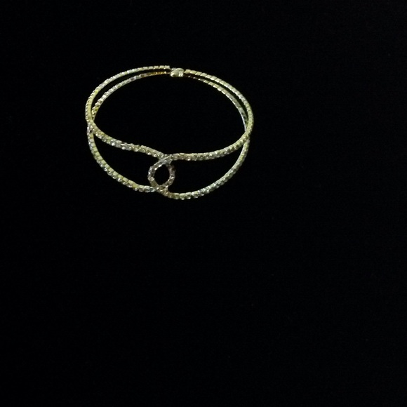 Blingy cuff gold bracelet - Picture 5 of 8