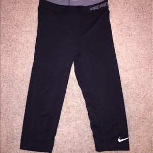 nike pro dri fit crop leggings