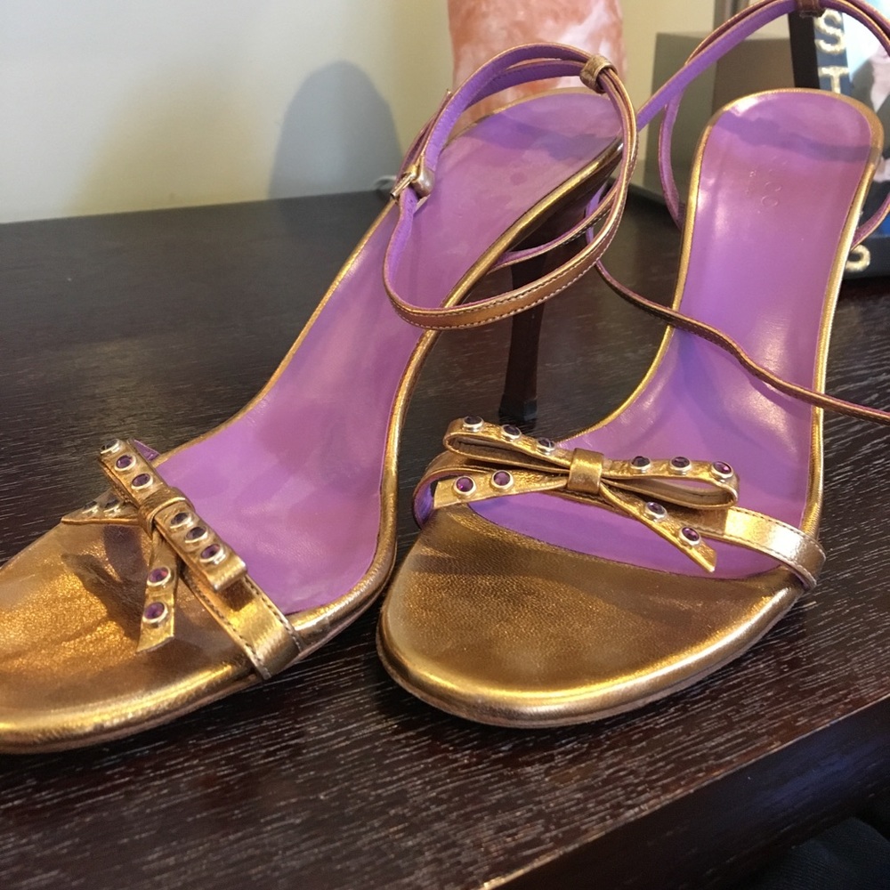 Gucci size 7 women's shoe