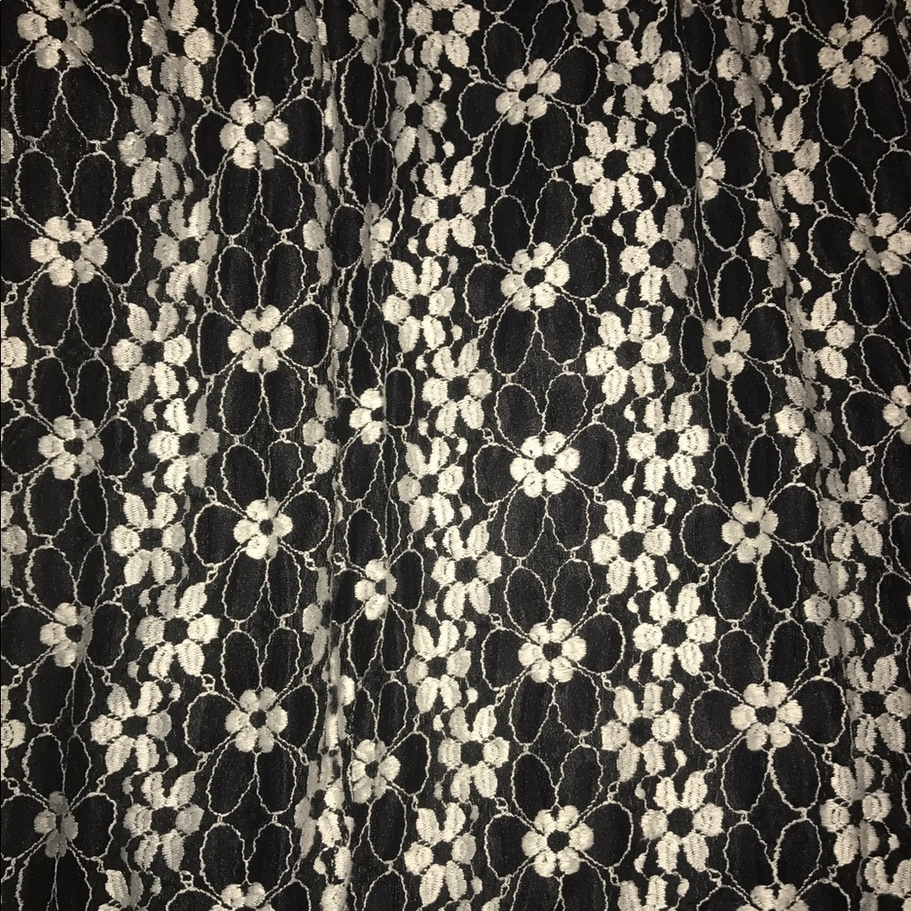 Small Lula Roe Lucy - Picture 2 of 2