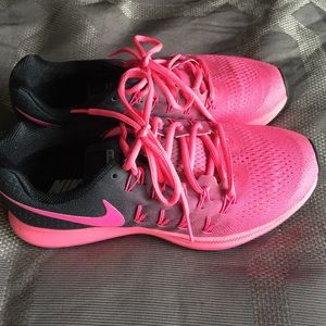 NIKE Zoom Pegasus 33