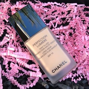 Chanel perfection lumiere long wear foundation