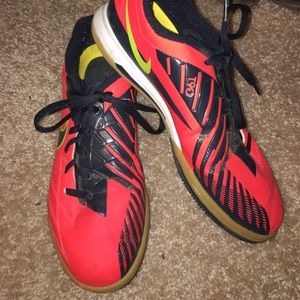 Orange Nike T90 sneakers