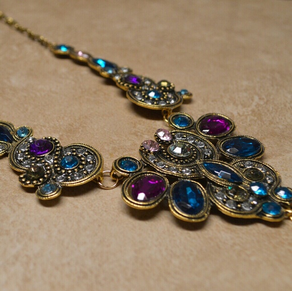 Brand New Ornate Multicolored Statement Necklace - Picture 2 of 3