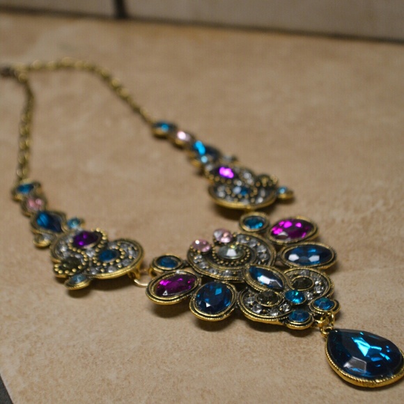 Brand New Ornate Multicolored Statement Necklace - Picture 3 of 3