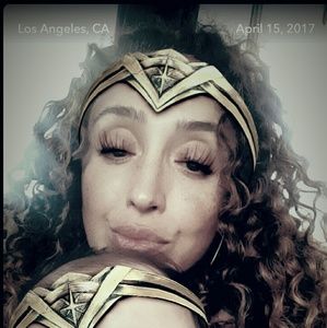 Meet your Posher, Elizabeth