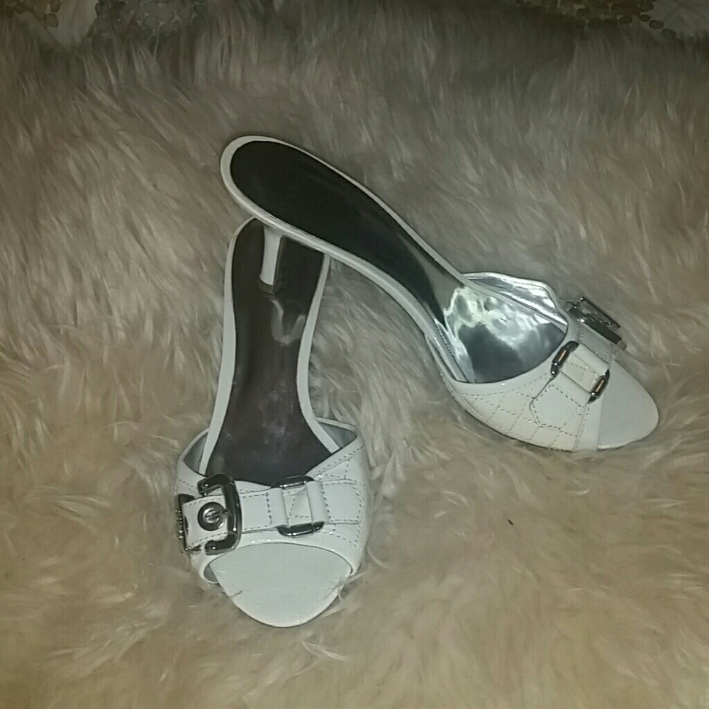 Guess white sandals, slip-on mule patent leather