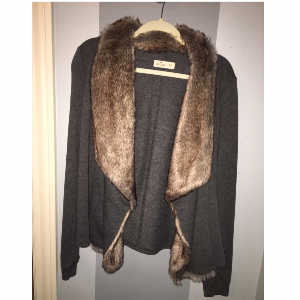 Gray sweater with fur collar