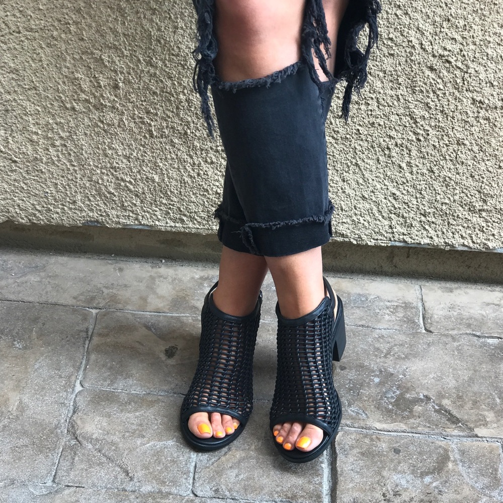 NIB Black Woven Edge Block Heel Peep Toe Sandals - Picture 3 of 5
