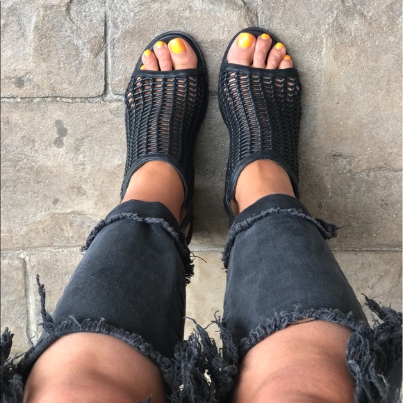 NIB Black Woven Edge Block Heel Peep Toe Sandals - Picture 4 of 5