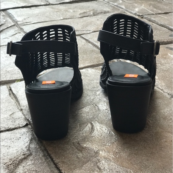 NIB Black Woven Edge Block Heel Peep Toe Sandals - Picture 5 of 5