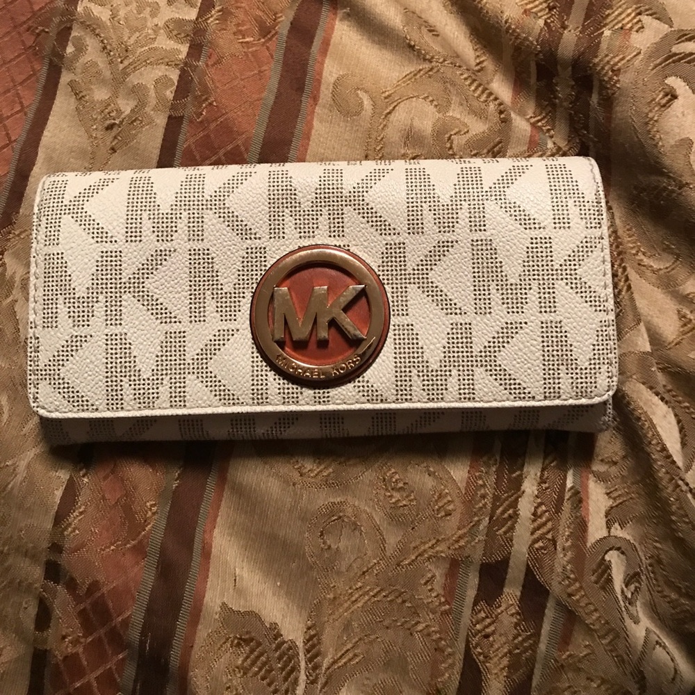 Michael kors wallet