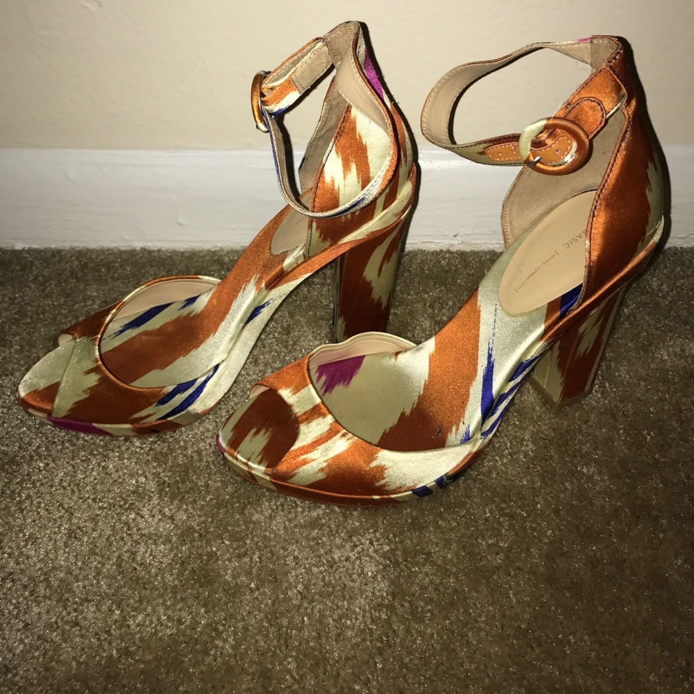 Peep toe Zara ankle strap heels