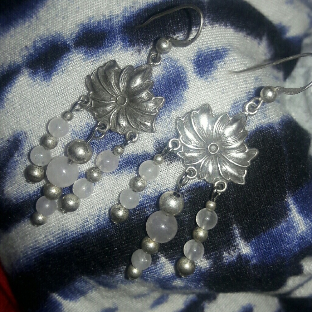 Flower and pearl earrings