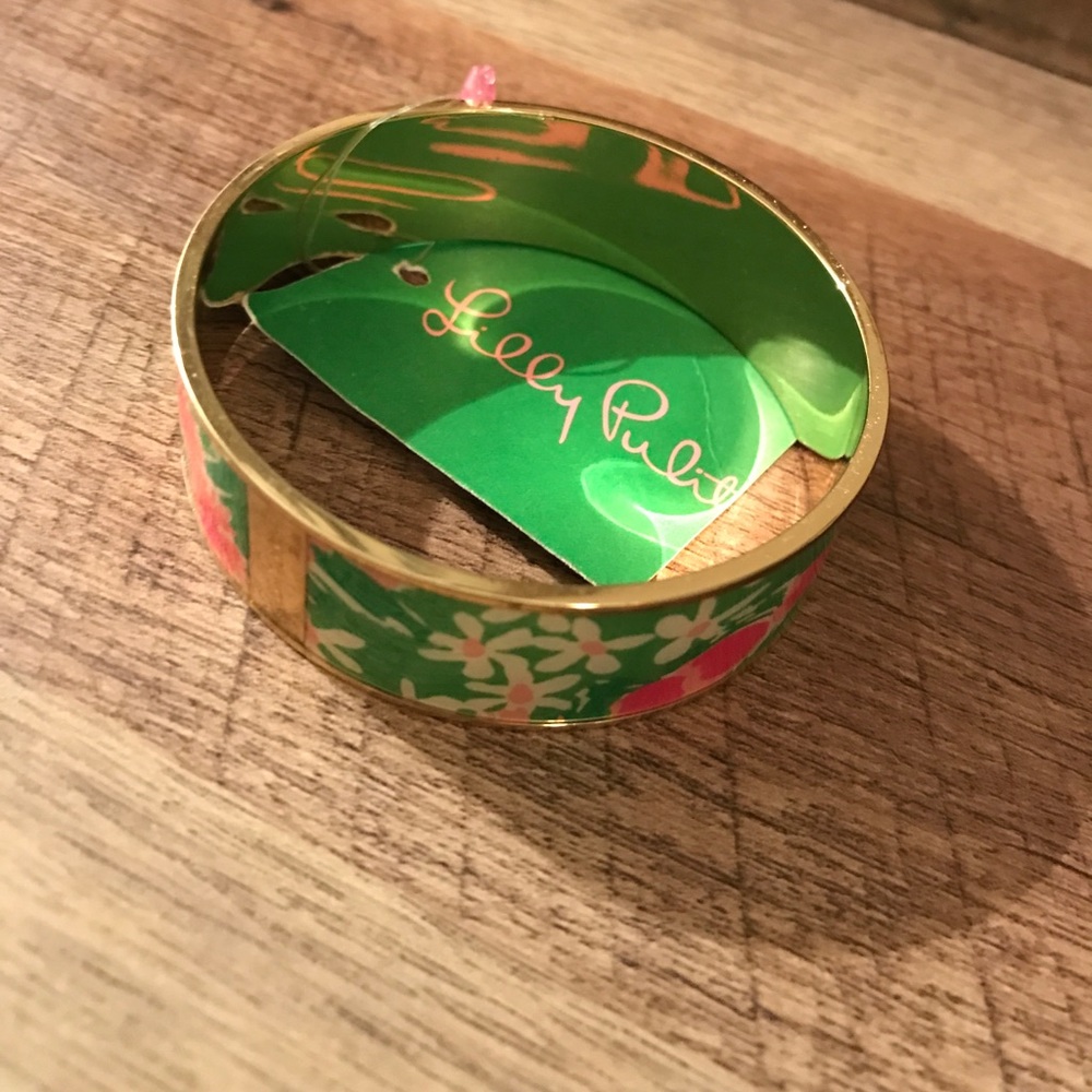 Lilly Pulitzer gold bangle