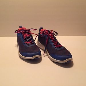 Vionic 👟
Size: Women's 8
Gently Used Orig:$115.00