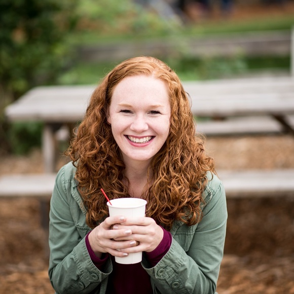 Meet your Posher, Jenny - Picture 2 of 2