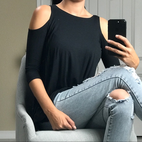 LAST 2️⃣- Black Cold Shoulder Tee - Picture 4 of 8