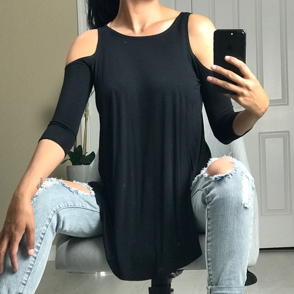 LAST 2️⃣- Black Cold Shoulder Tee - Picture 5 of 8