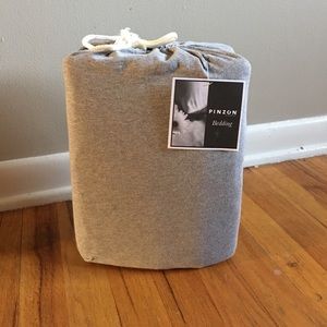 Pinzon Bedding queen sized grey jersey sheets NWT