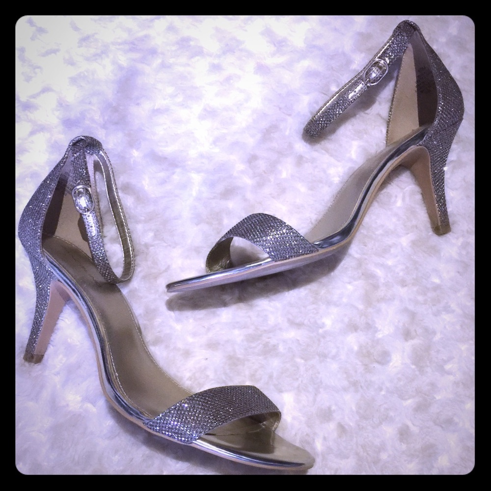 Silver Bandolino sparkle heels