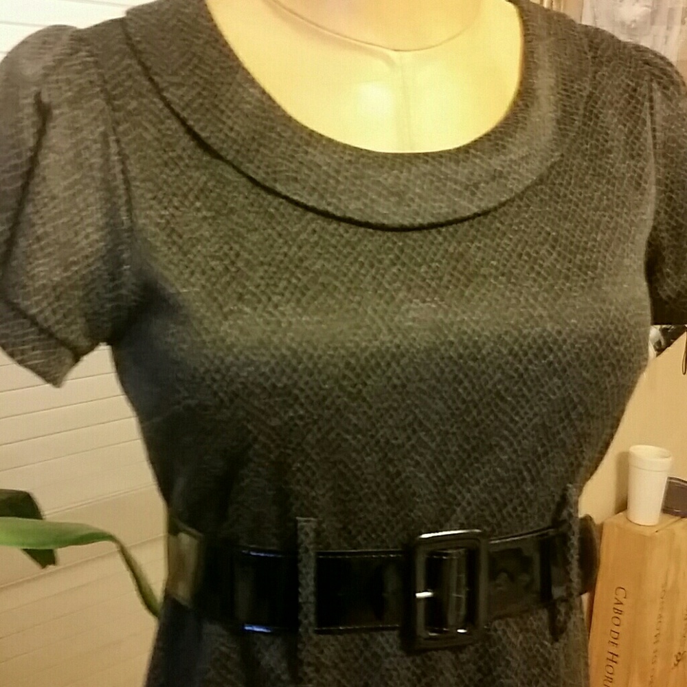 Dress - Picture 2 of 4
