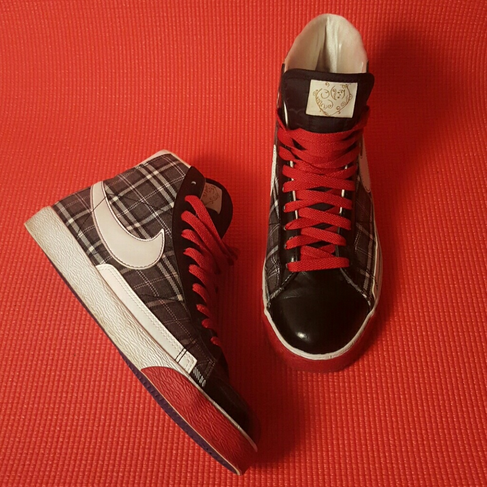 NIKE Blazer Hightop Sneakers