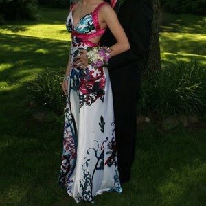 PROM DRESS WILLING TO NEGOTIATE NEED THEM GONE!