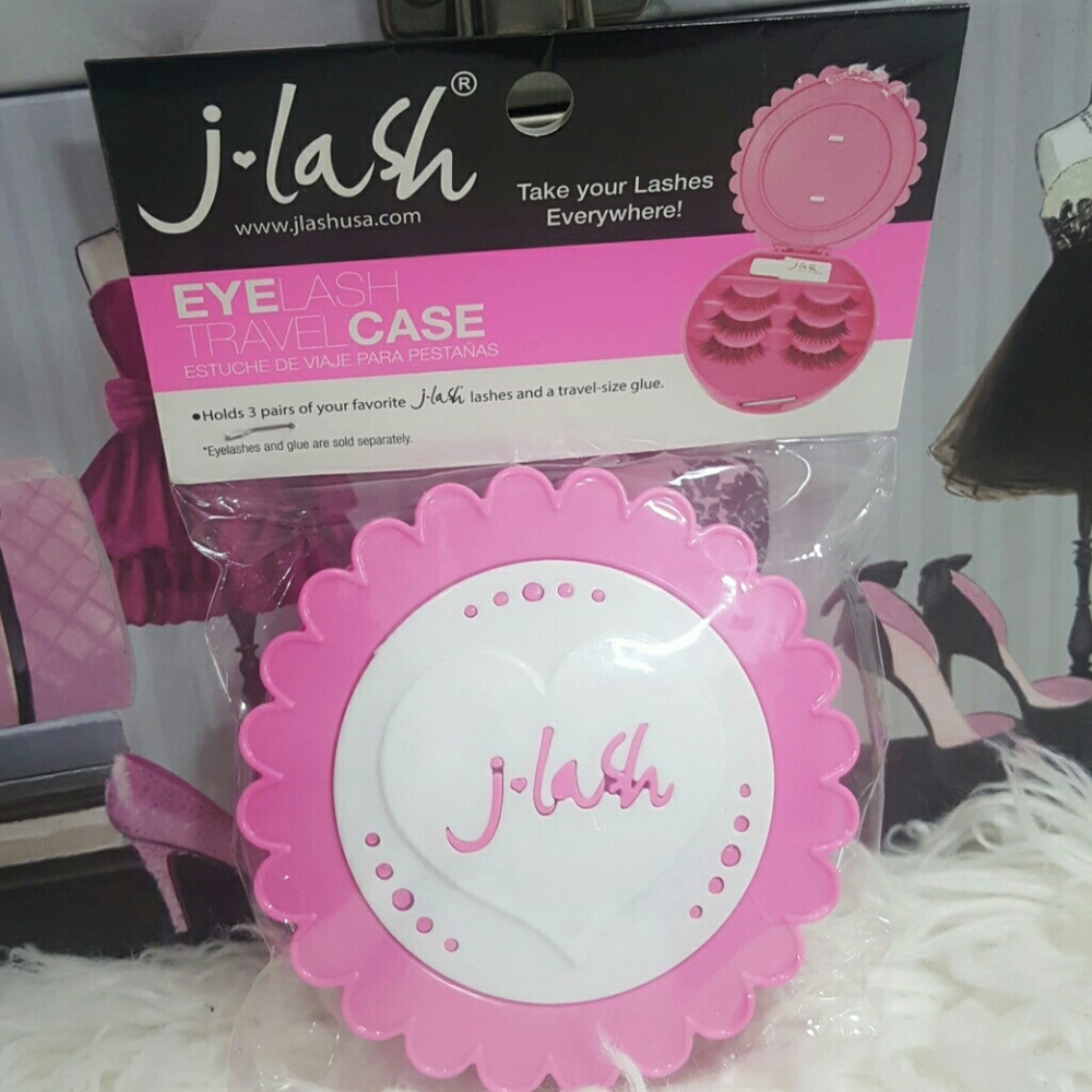Nwt eyelashes travel case