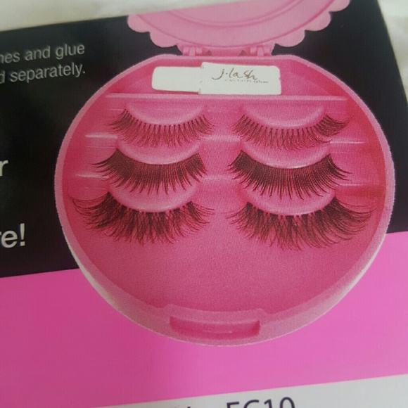 Nwt eyelashes travel case - Picture 2 of 3