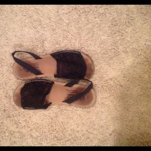 MUST GO🙀 adorable black sandals from BOBS