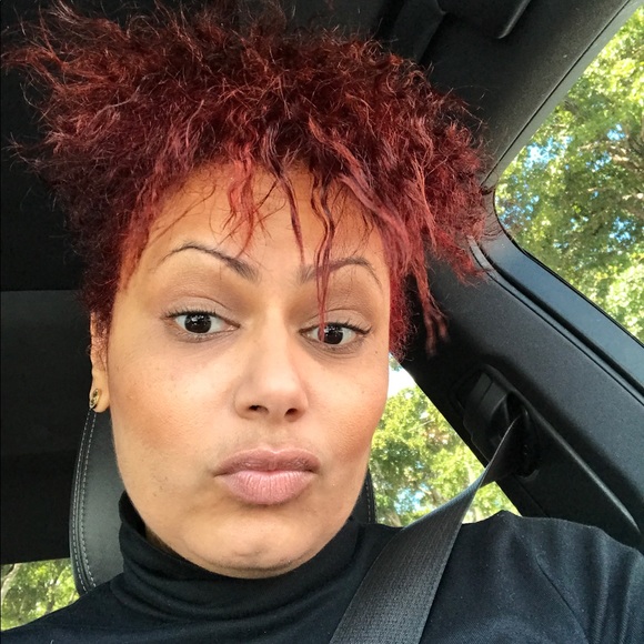 Meet your Posher, Adrienne - Picture 2 of 2