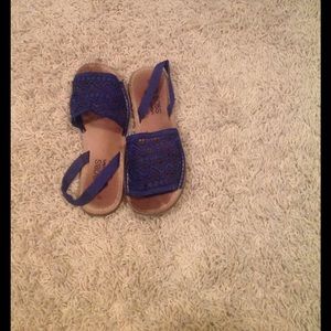 MUST GO!!🙀 adorable blue sandals by BOBS