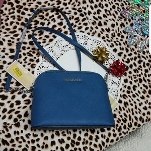 New Michael kors crossbody!!