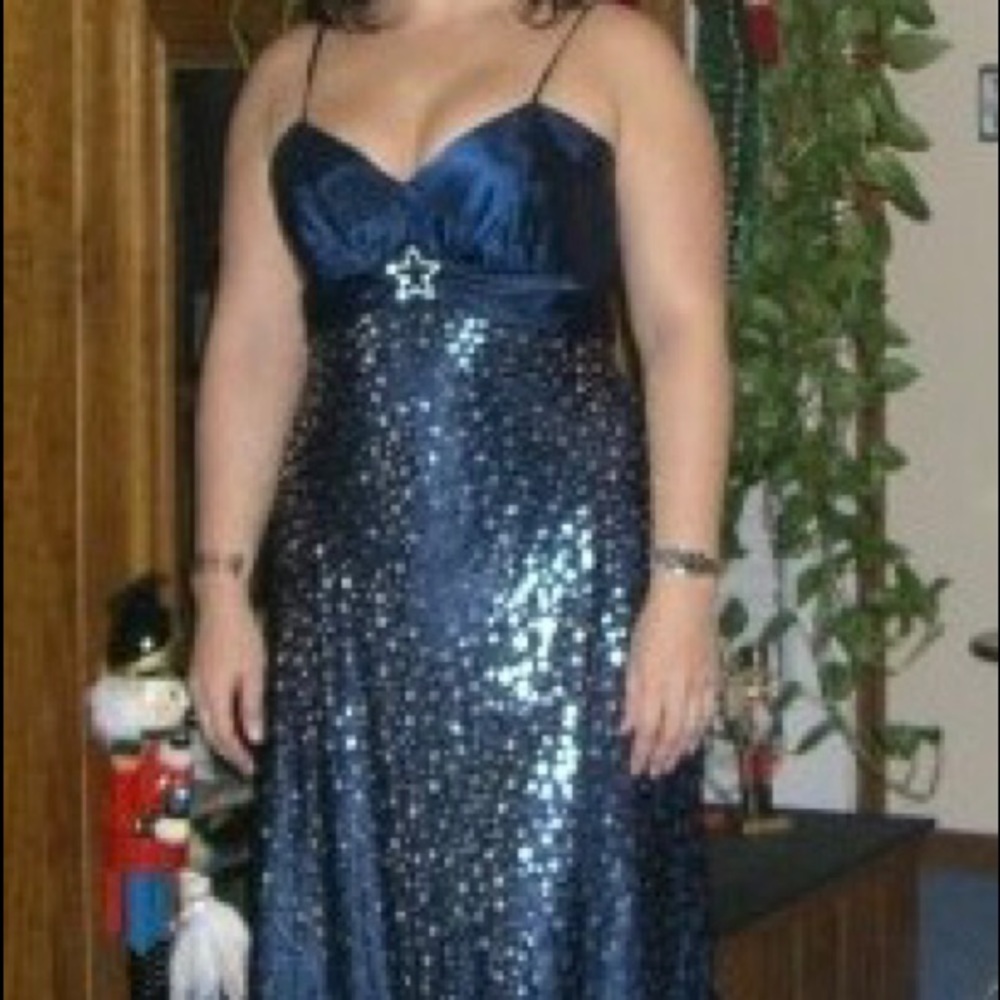 Stunning Jessica McClintock formal dress