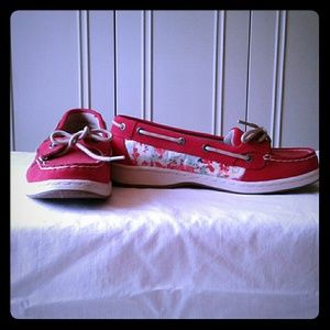 New Adorable Red Floral Bass Boat Shoe