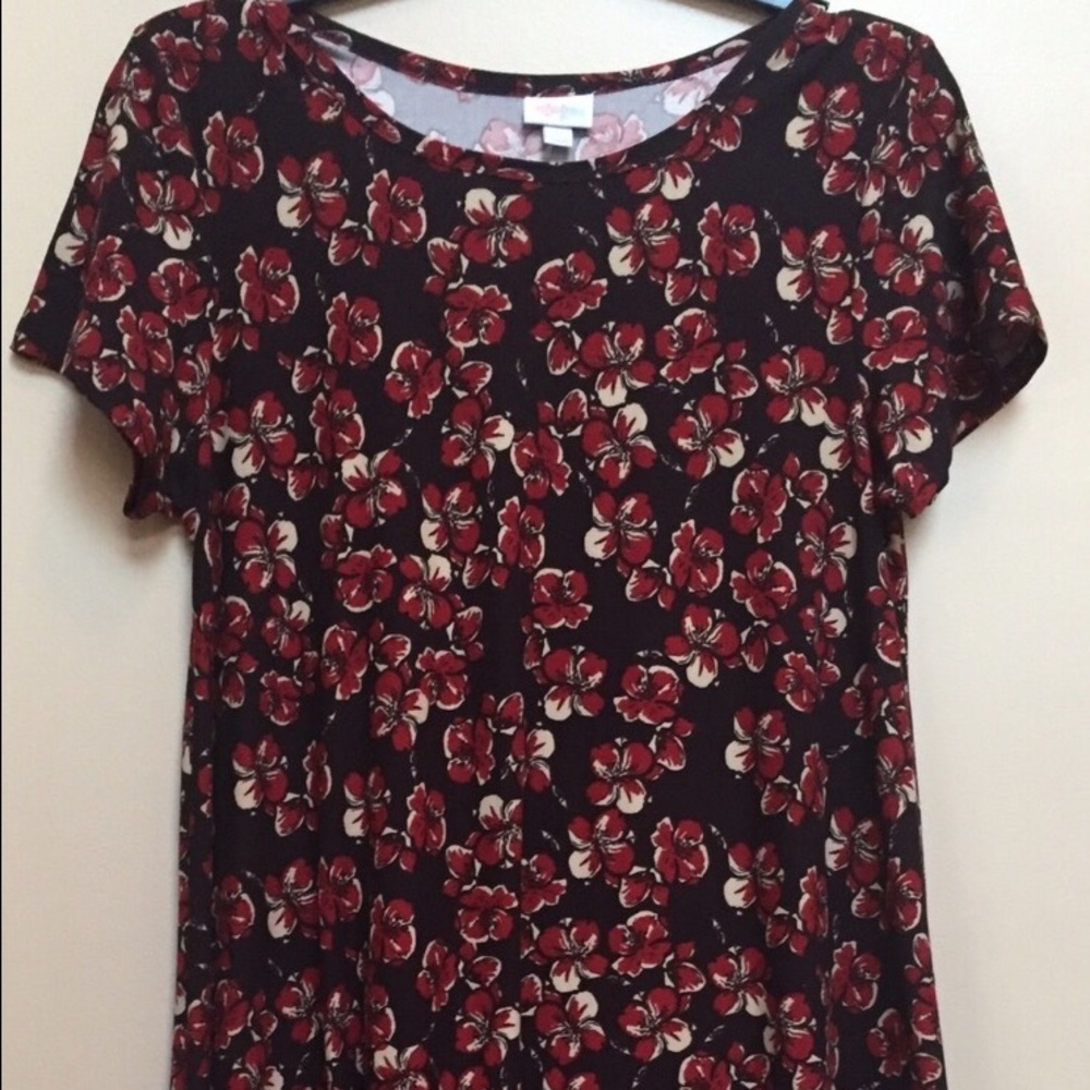 Medium lularoe Carly