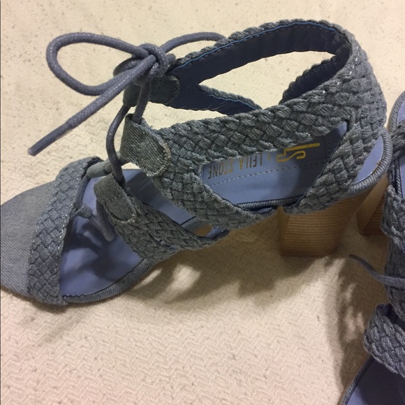 GORGEOUS lace up baby blue heels - Picture 3 of 3