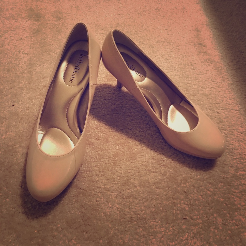 Final Hours!!!! Kelly & Katie heels 👠