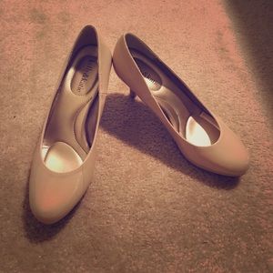 Final Hours!!!! Kelly & Katie heels 👠