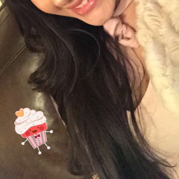 tieable v neck shirt - Picture 2 of 2