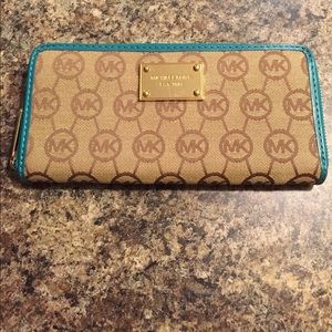 Never Used Michael Kors Wallet!