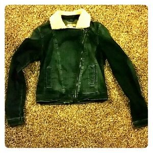 Extremely cute Mossimo jean jacket.
