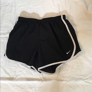 nike girl's XL nike tempo shorts