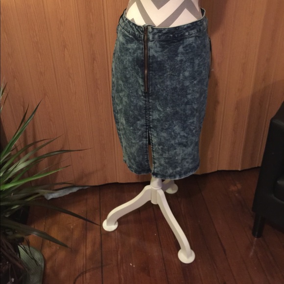 Jean skirt - Picture 1 of 1