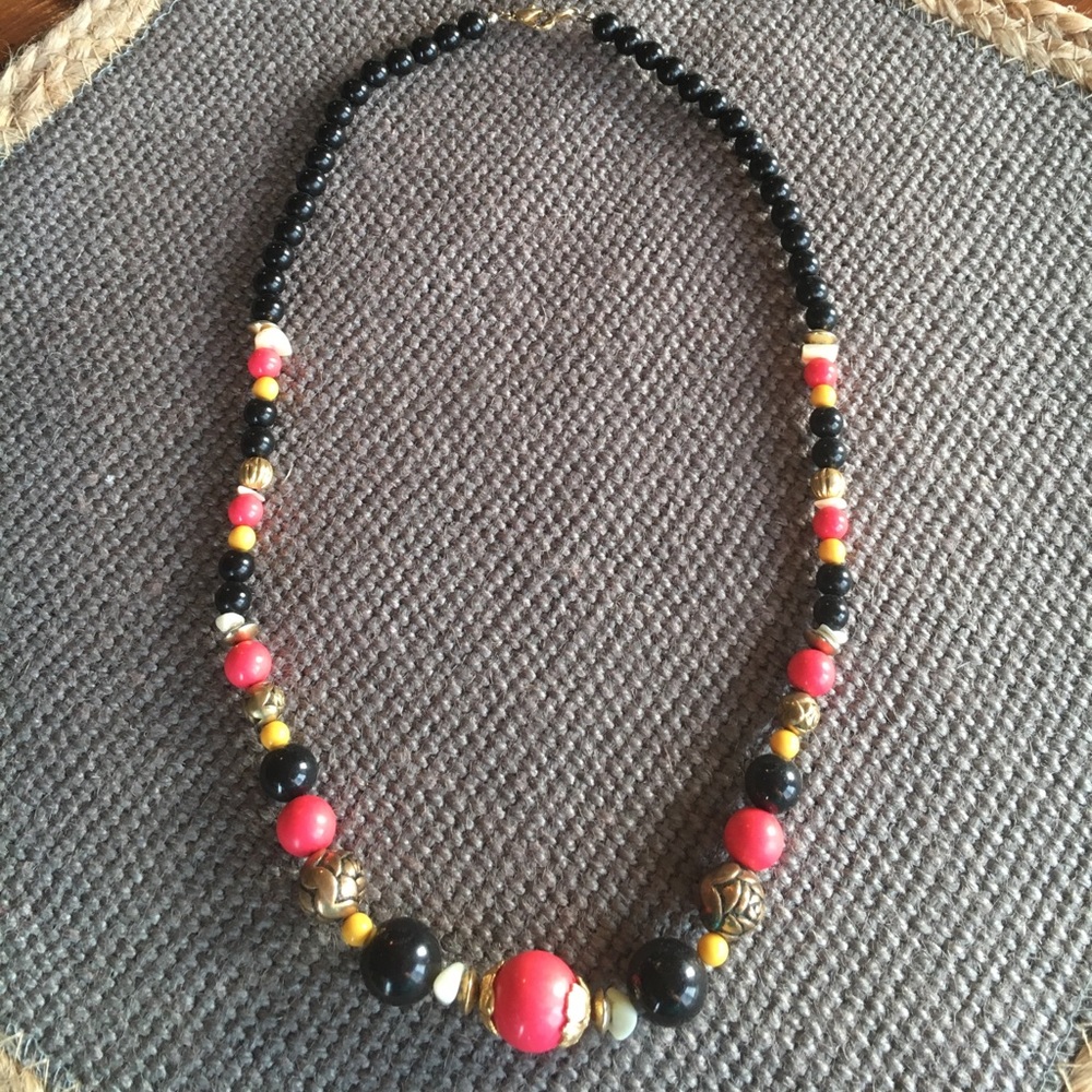 Beaded necklace - Picture 2 of 3