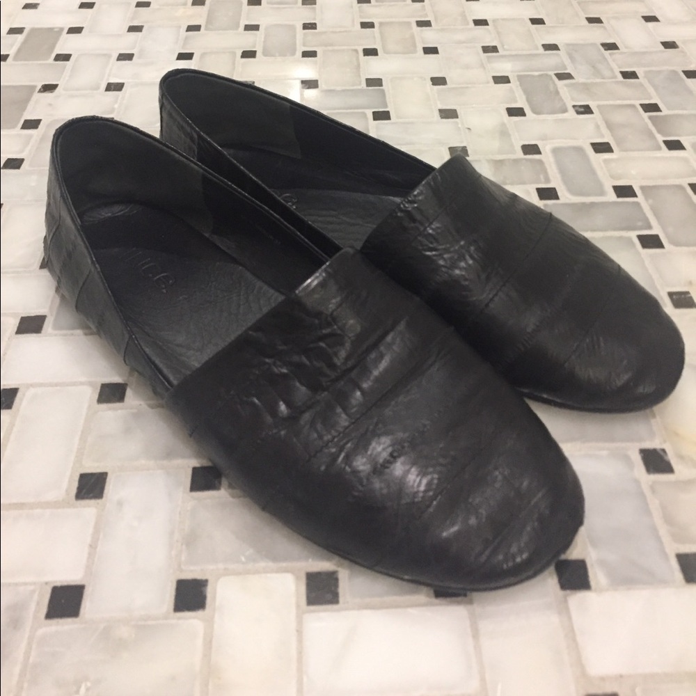 Vince Bogart Black Leather Flat size 37